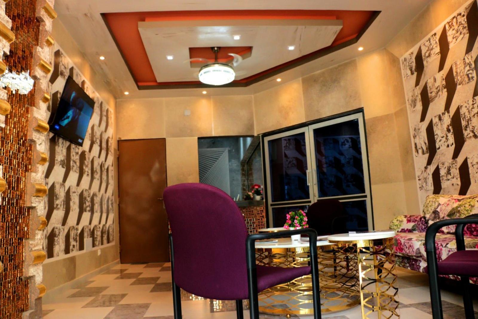 Hotel Laval Abidjan Bagian luar foto